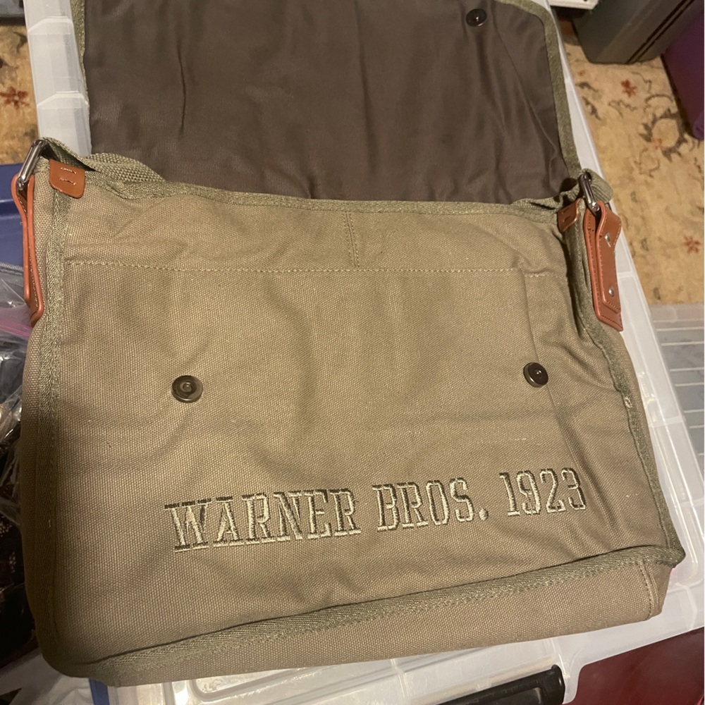 NWT Warner Bros. 1923 Canvas Messenger Bag - Picture 3 of 10